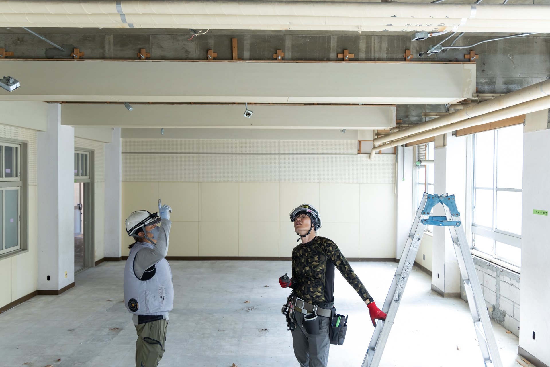 笑顔で対応する三野屋電工スタッフ
