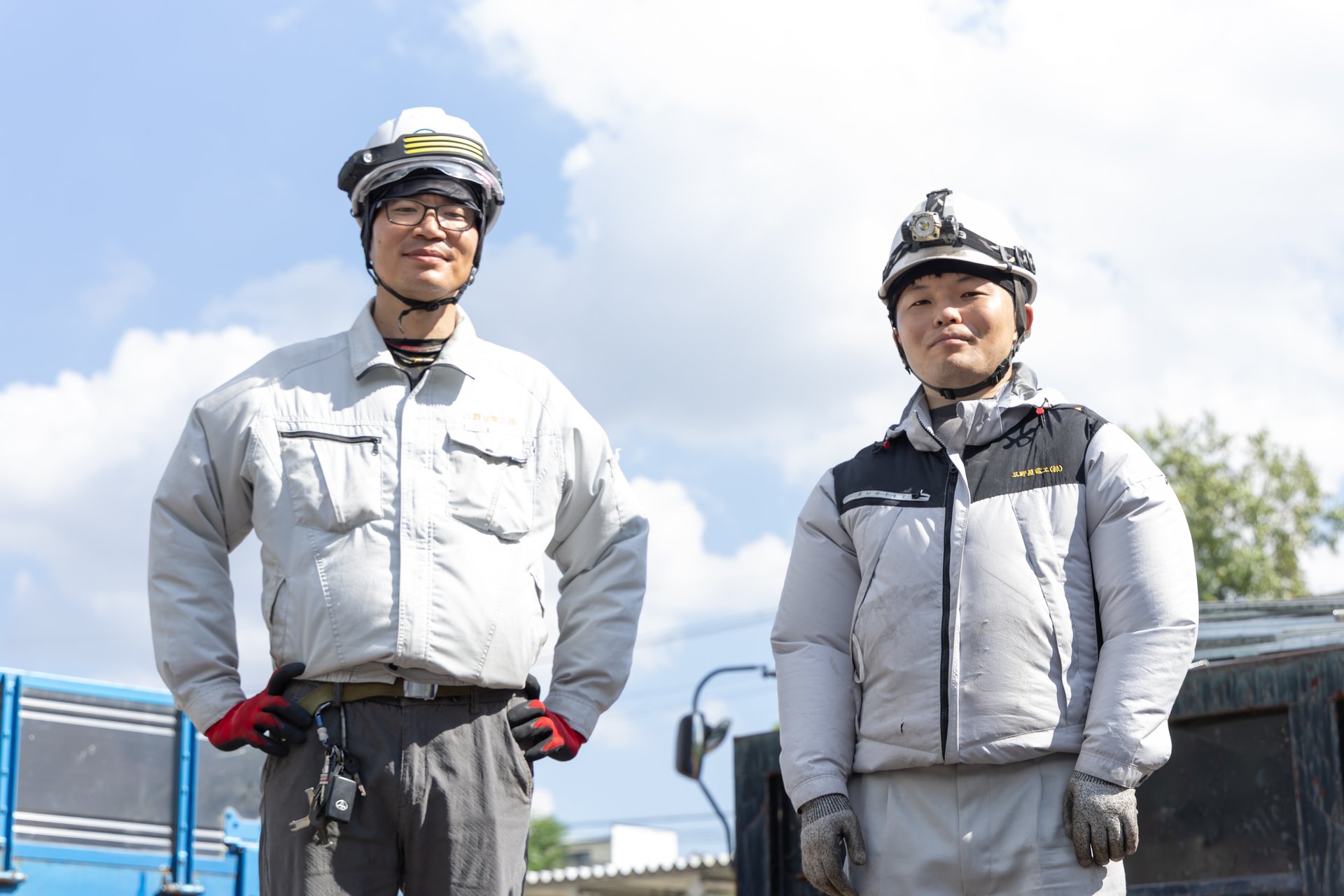 笑顔の三野屋電工スタッフ